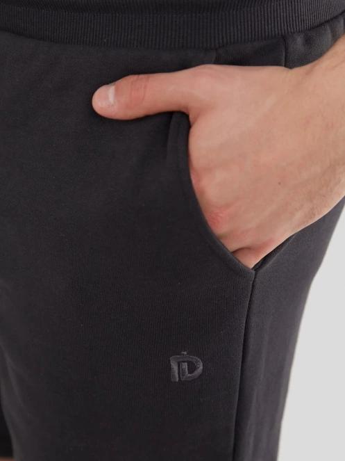 pantaloni scurti de trening pt. barbati Fundango Delon Sweatshort negru 6
