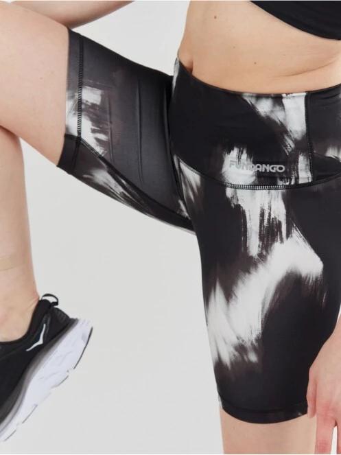pantaloni scurti pentru sport pt. femei Fundango Estel Shorts negru 4